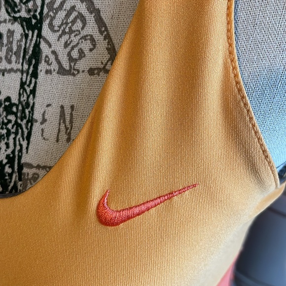 Nike Tank Top - Picture 4 of 9